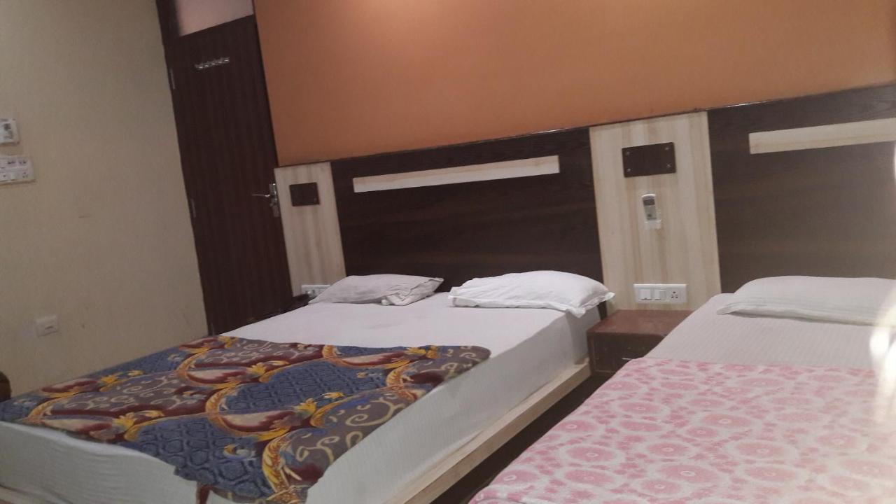 Mewar Hotel Jaipur Bagian luar foto