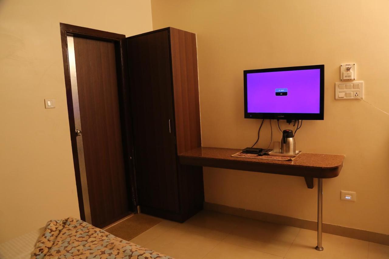 Mewar Hotel Jaipur Bagian luar foto