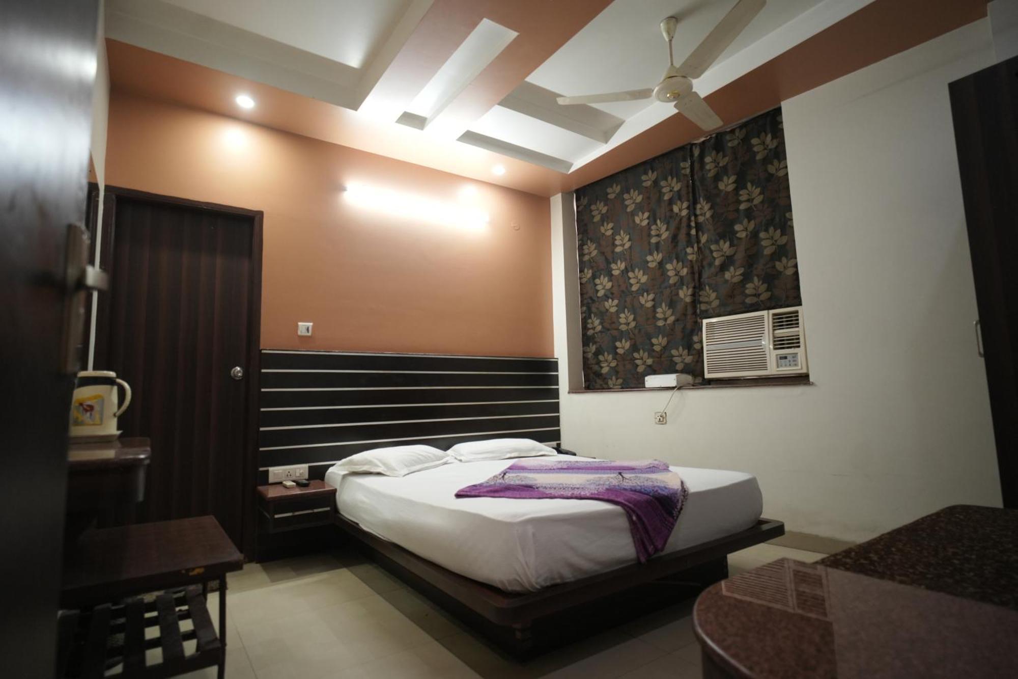 Mewar Hotel Jaipur Bagian luar foto