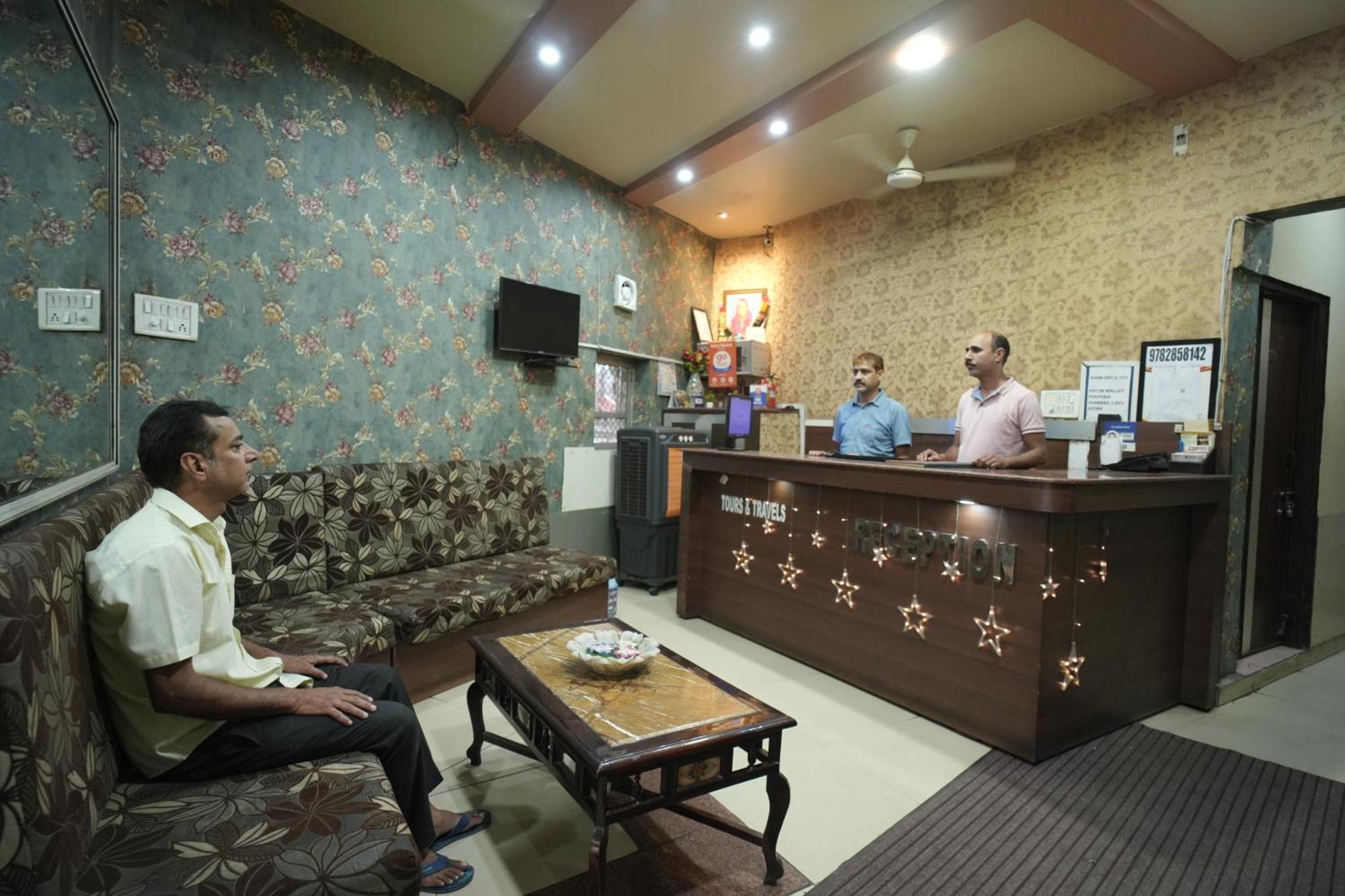 Mewar Hotel Jaipur Bagian luar foto