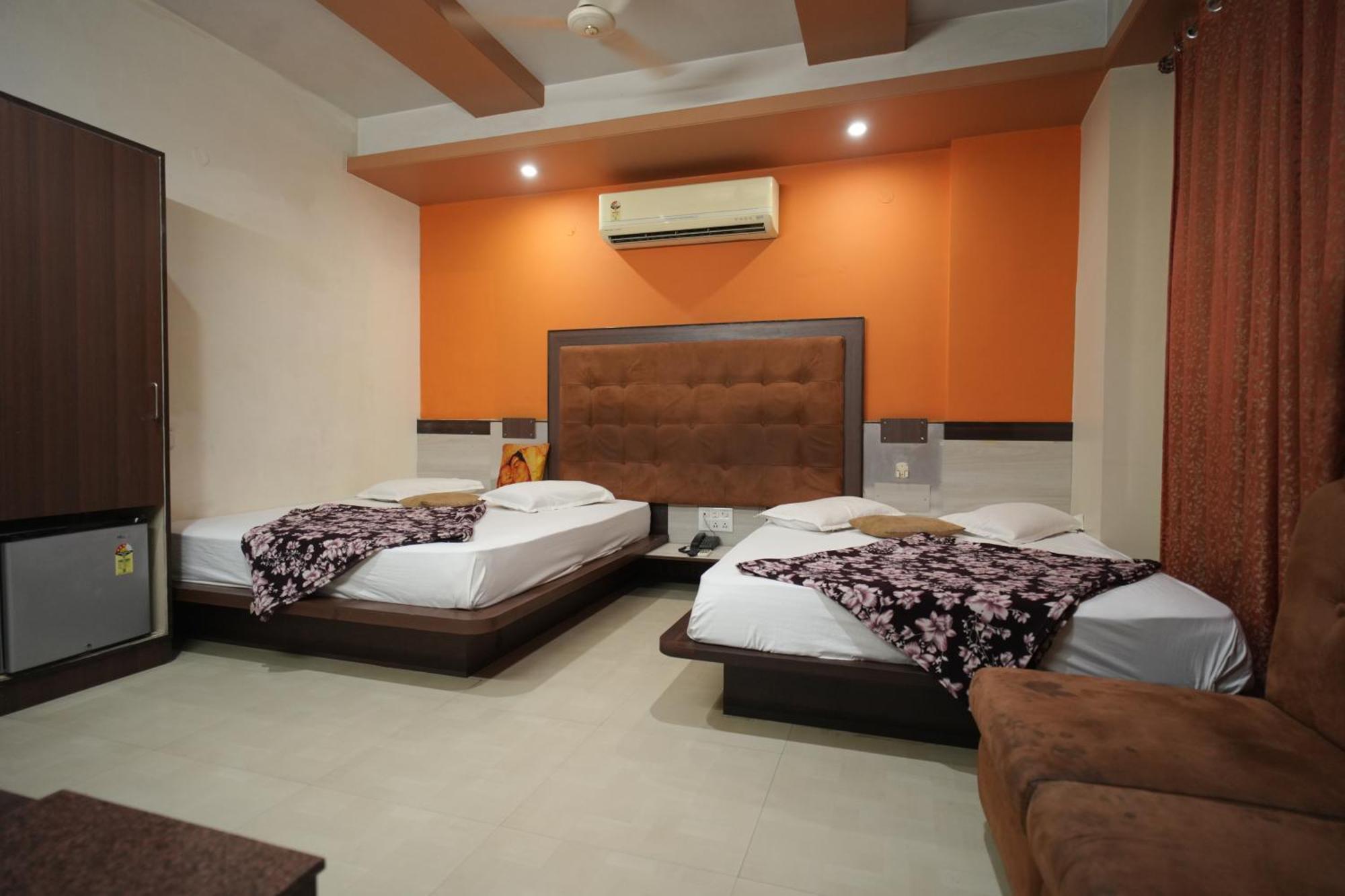 Mewar Hotel Jaipur Bagian luar foto