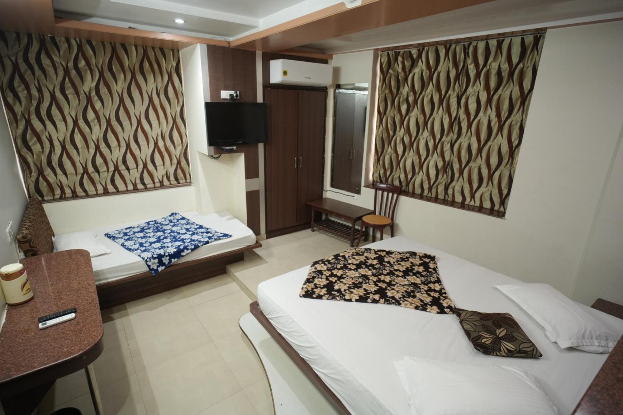 Mewar Hotel Jaipur Bagian luar foto