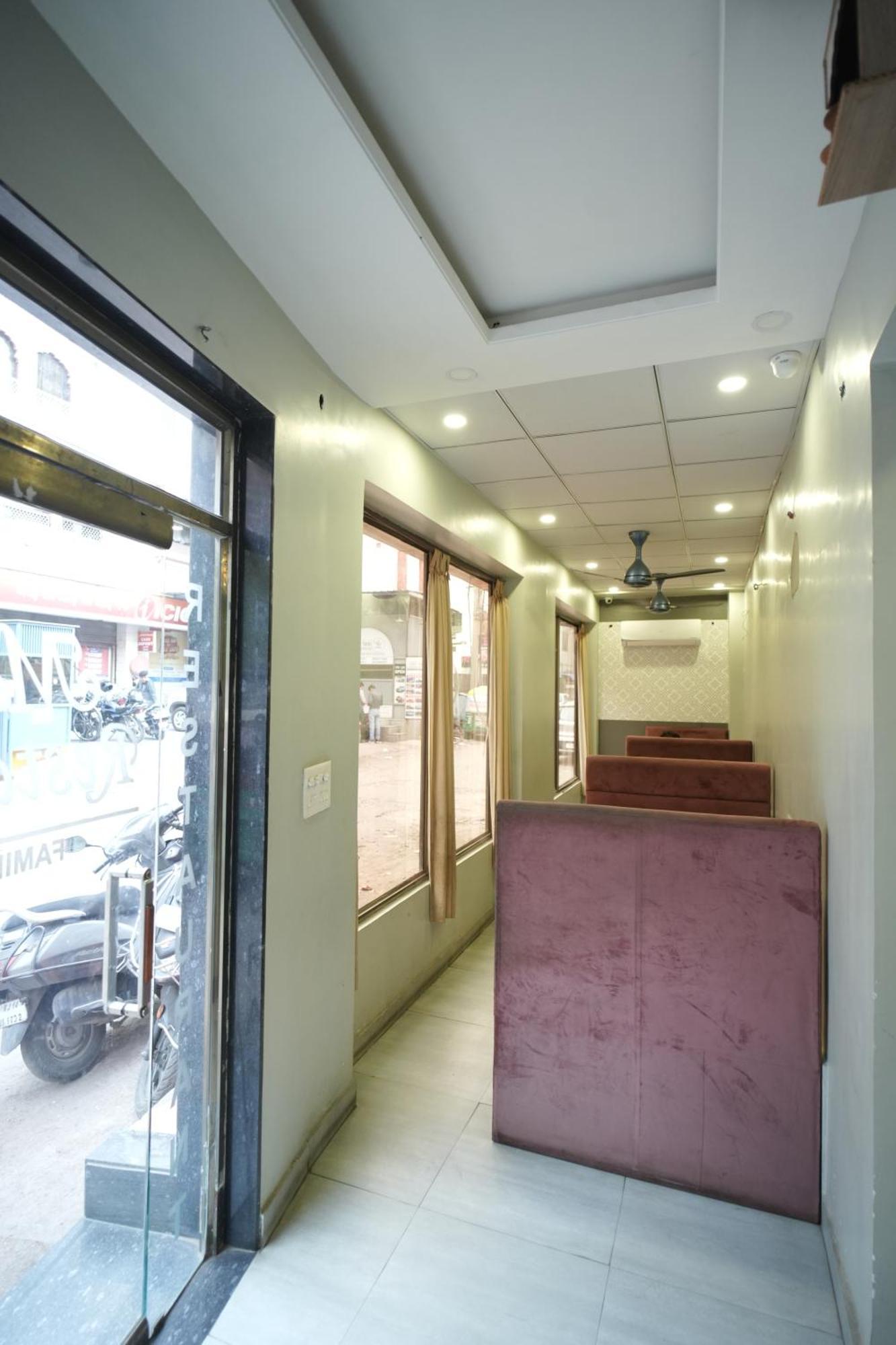 Mewar Hotel Jaipur Bagian luar foto